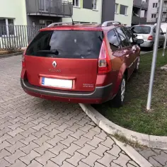 Gdzie wysłać zdjęcie źle zaparkowanego samochodu w Warszawie?