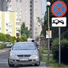 Czy na drodze wewnętrznej można dostać mandat? Sprawdź, jakie kary grożą!