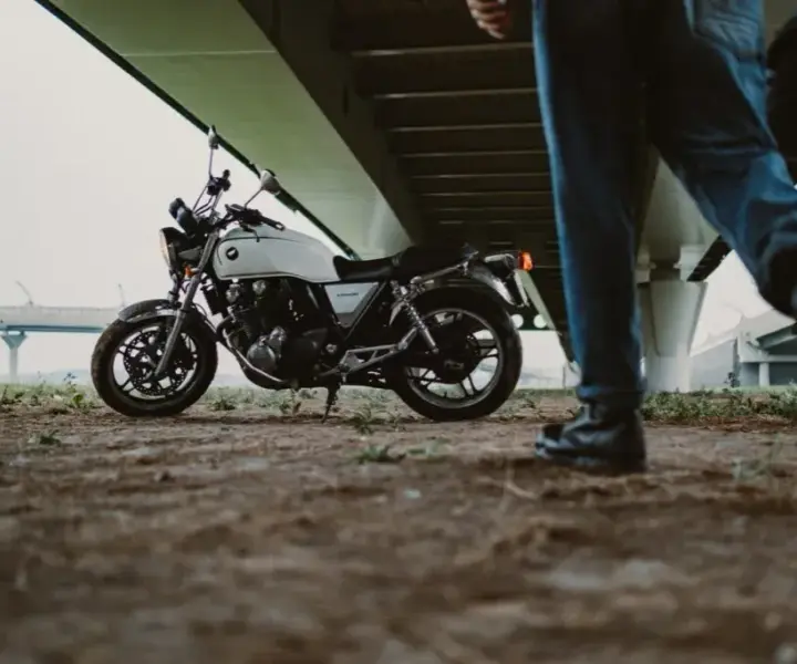 Jakie prawo jazdy na motor 125? Sprawdź wymogi i wyjątki w Polsce