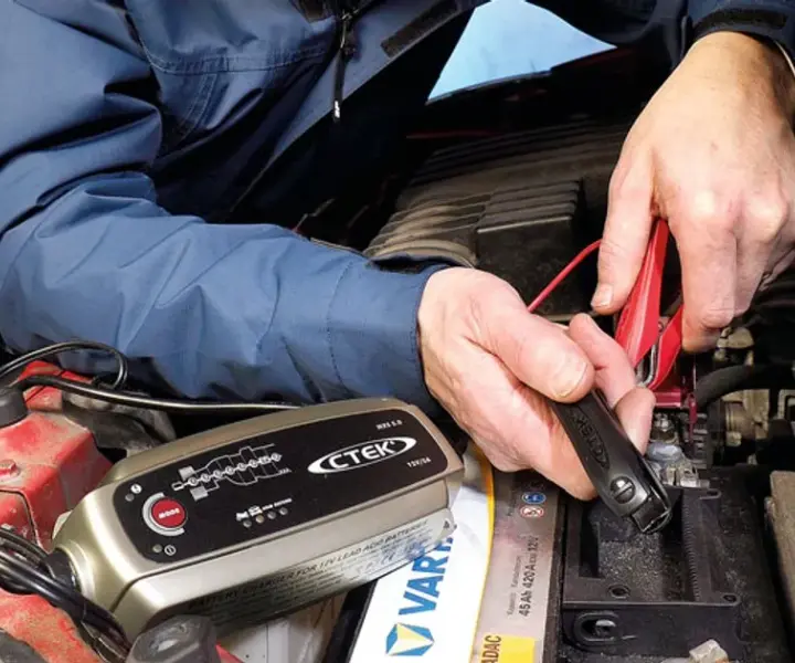Co to jest prostownik i jak wpływa na Twoje urządzenia elektryczne
